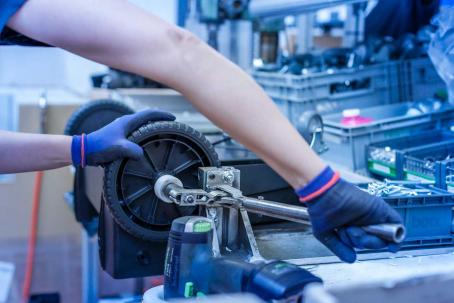 Assembly work assembly